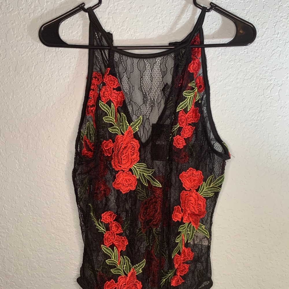 NEW Lace Leo SZ L